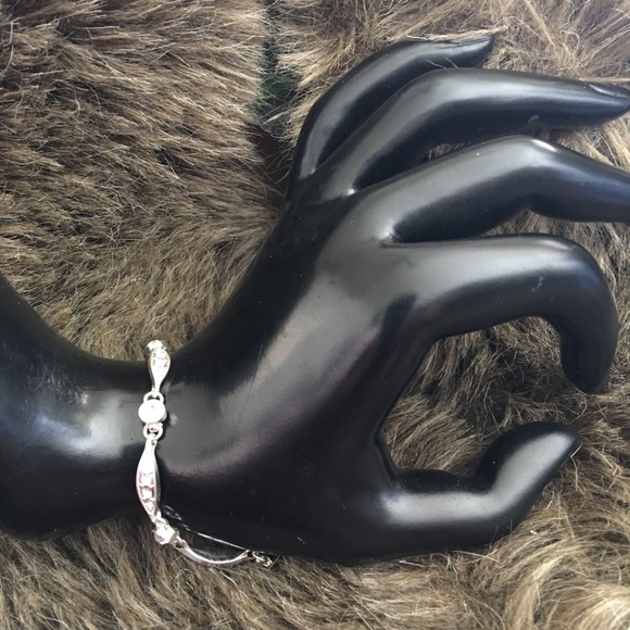 Silver tone clear rhinestone bracelet 7.5” - Picture 5 of 8